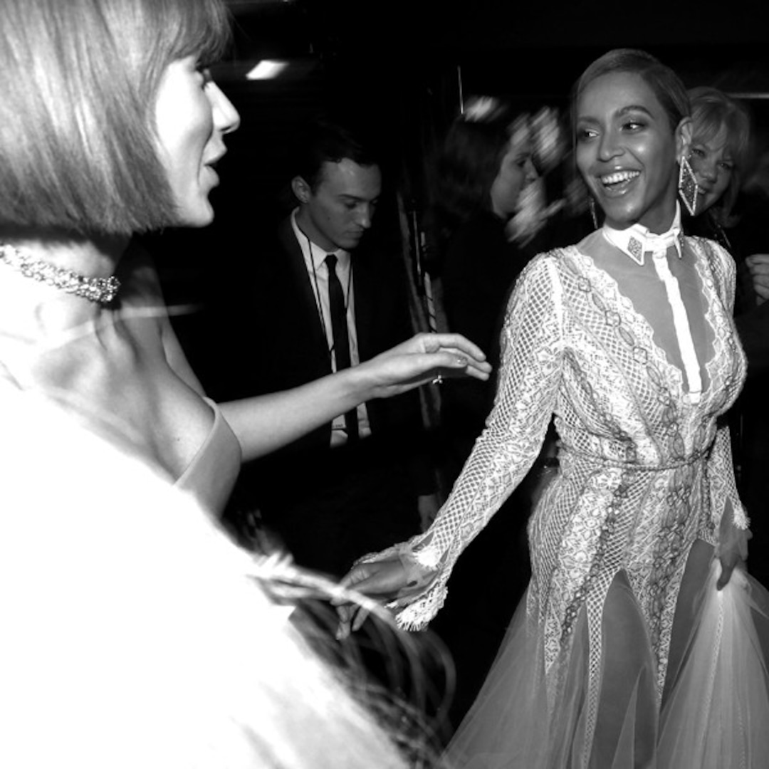 Taylor Swift Beyonce Reunite And Have An Adorable Moment At Grammys 2016 E Online